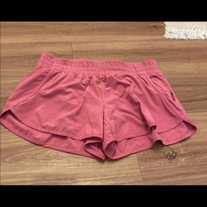 Lululemon tracker mid rise short. 4”